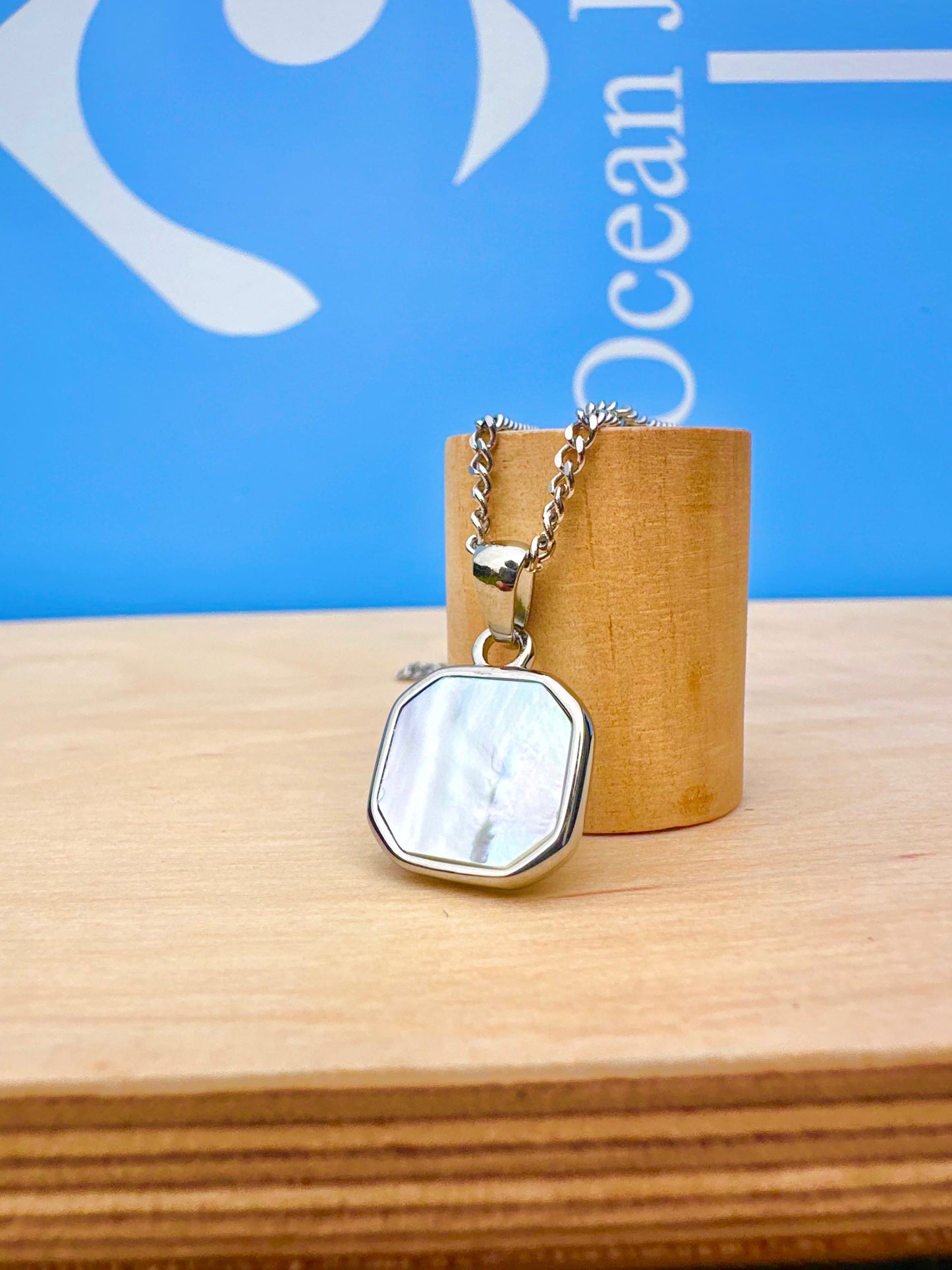 Pearl Shell Stone Necklace Silver