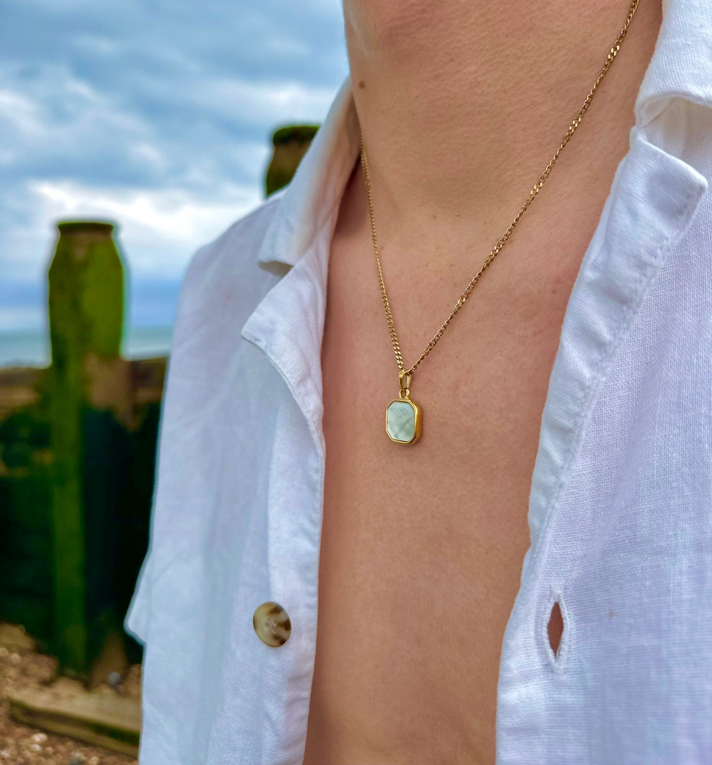 Pearl Shell Stone Necklace Gold