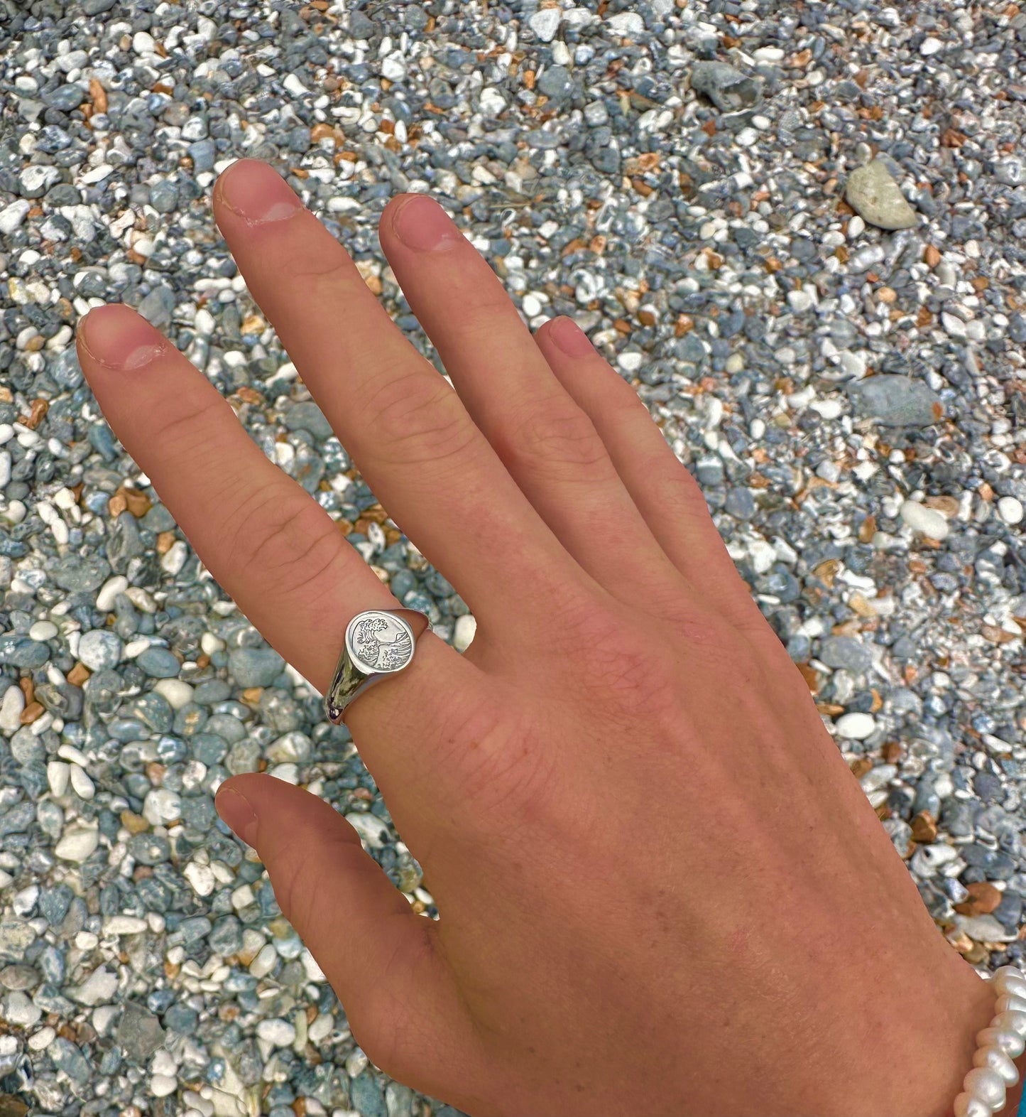 Kanagawa Wave Signet Ring Gold