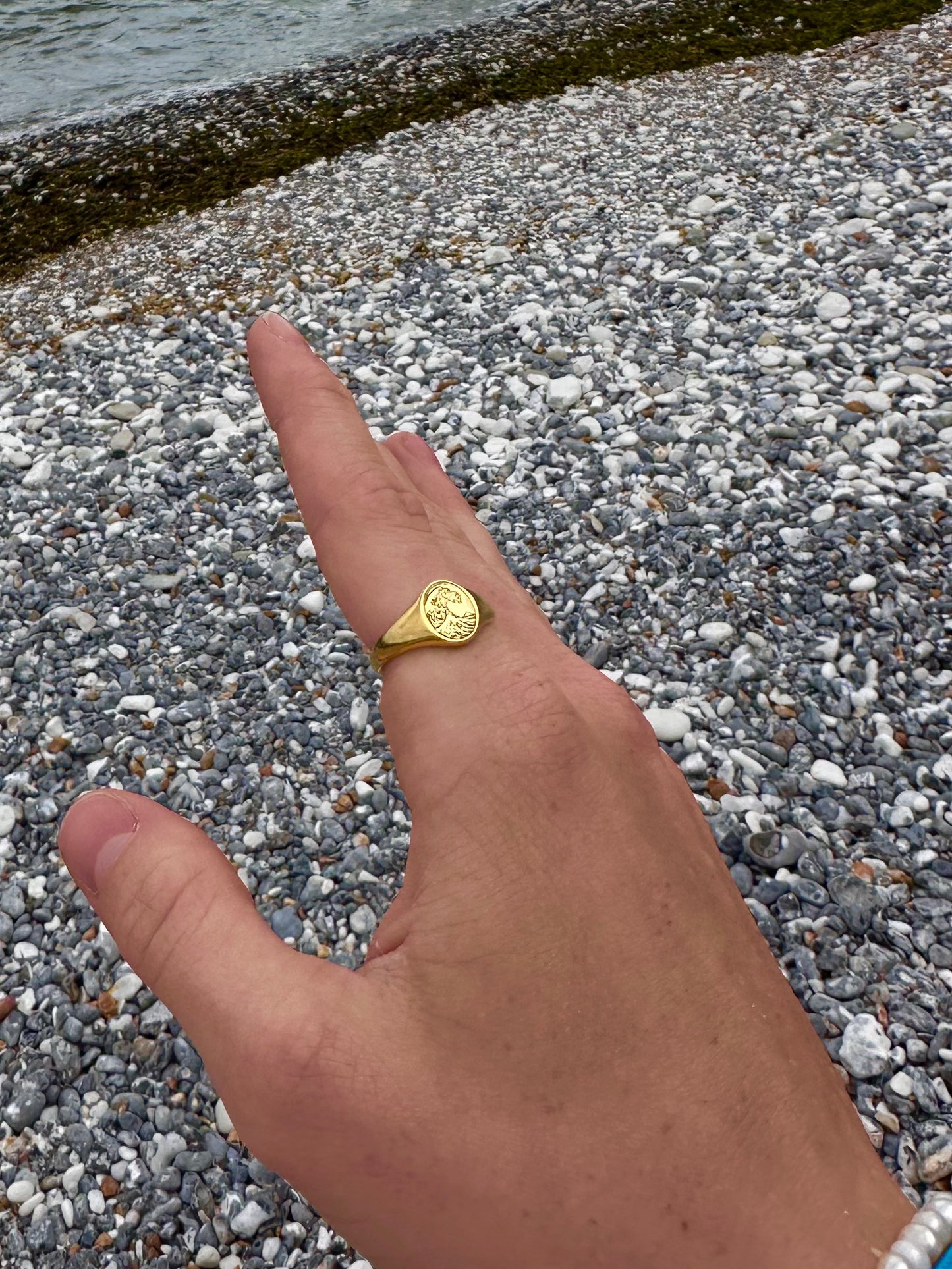 Kanagawa Wave Signet Ring Gold