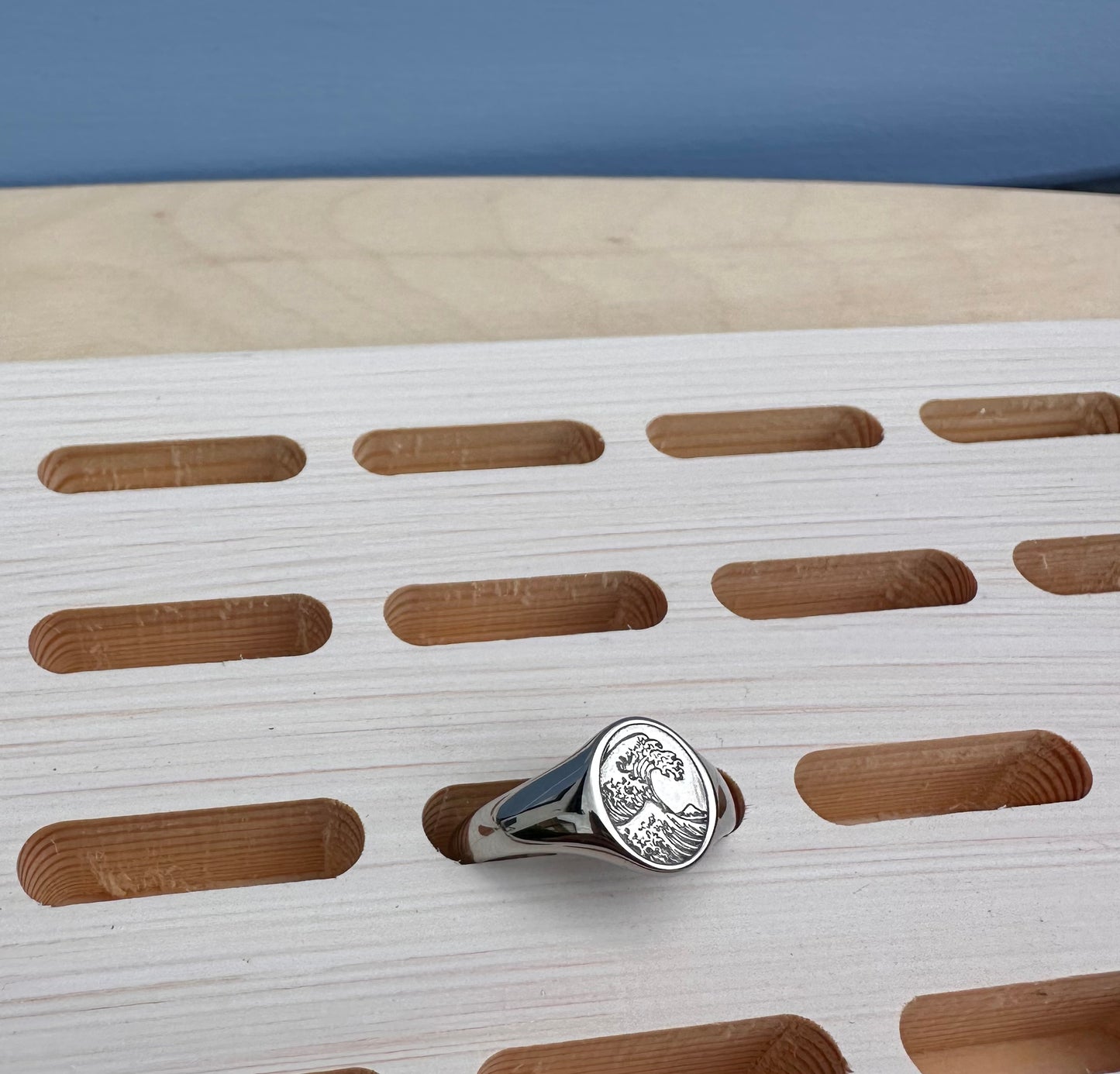 Kanagawa Wave Signet Ring Gold