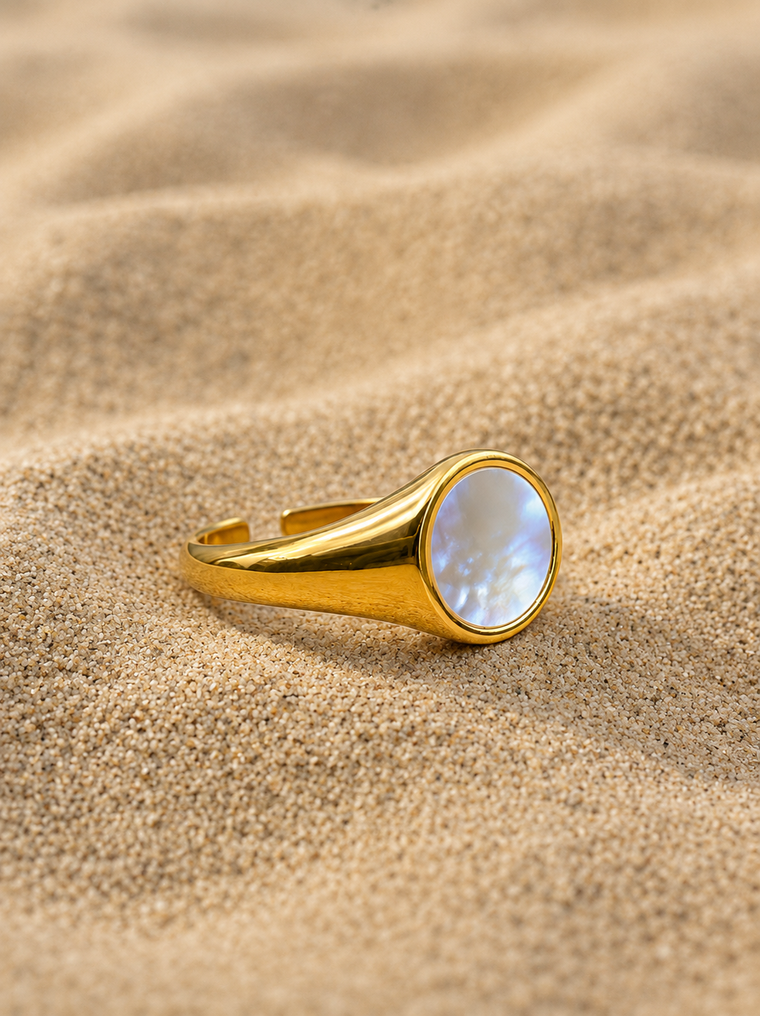 Pearl Shell Stone Ring Gold