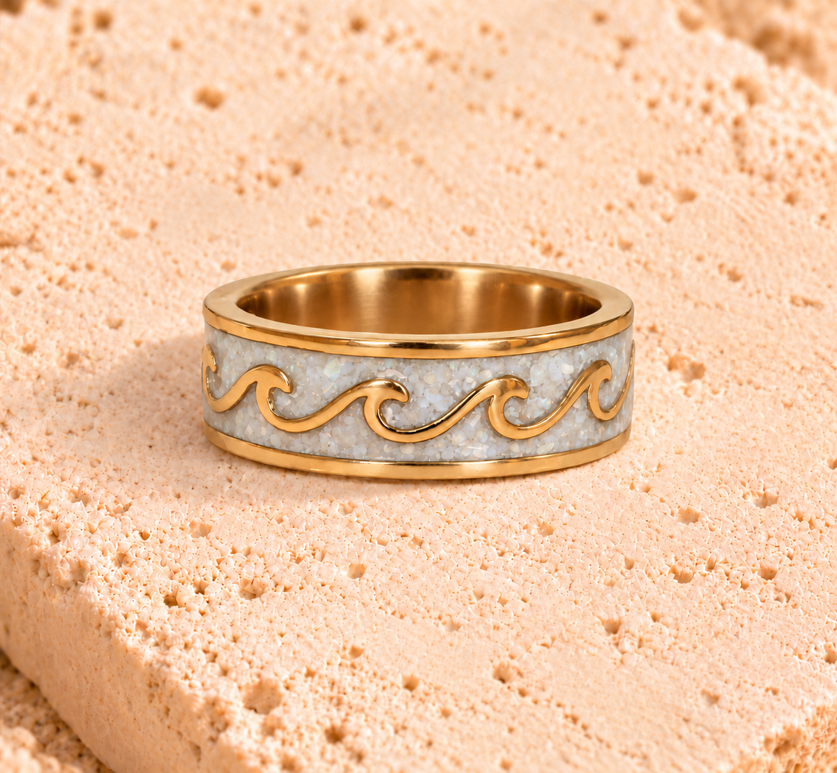 Crushed Pearl Shell Wave Ring Silver