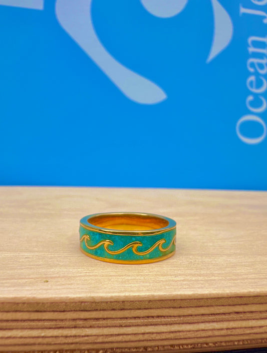Crushed Stone Wave Ring Gold