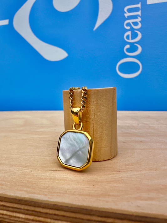 Pearl Shell Stone Necklace Gold