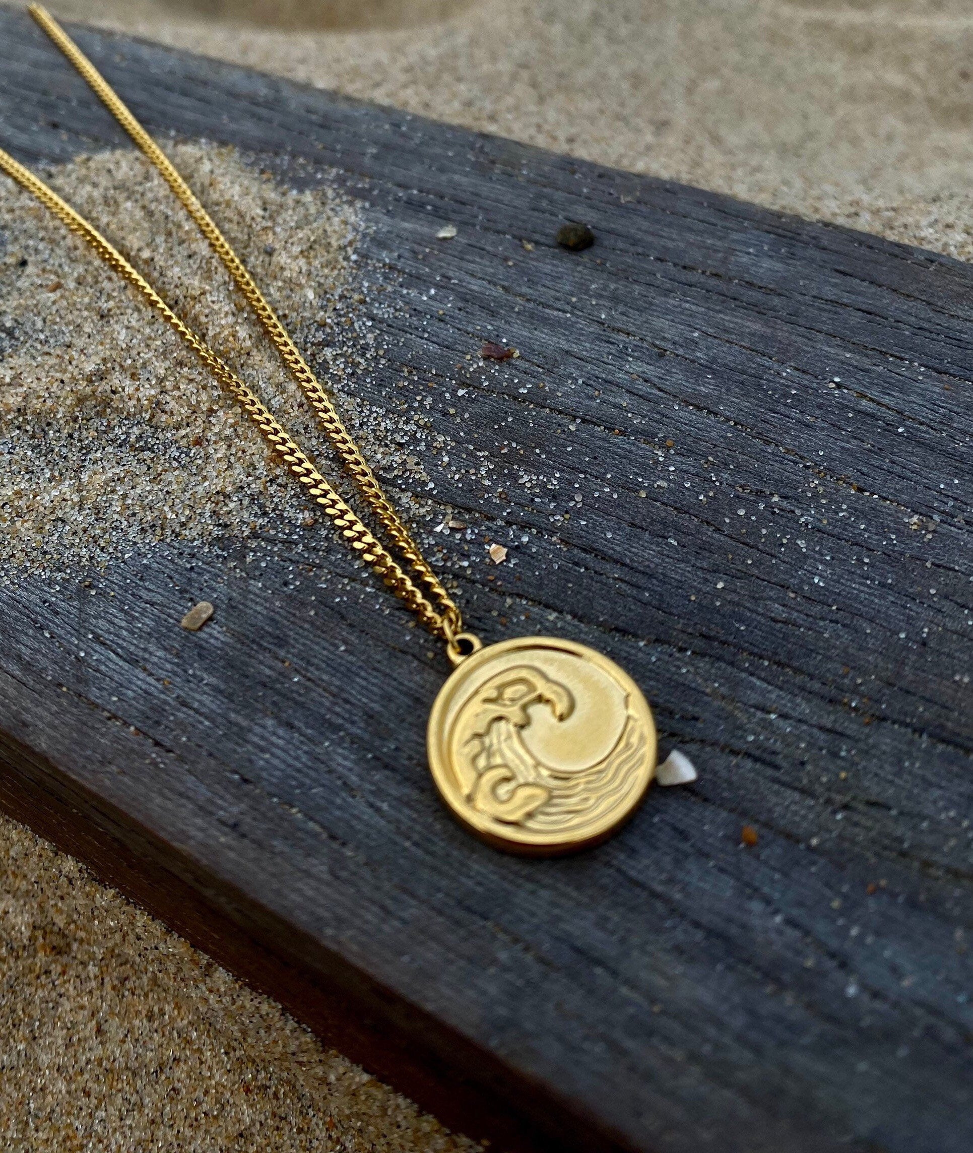 Gold deals wave pendant